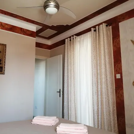 Victoria Holiday Apartment *